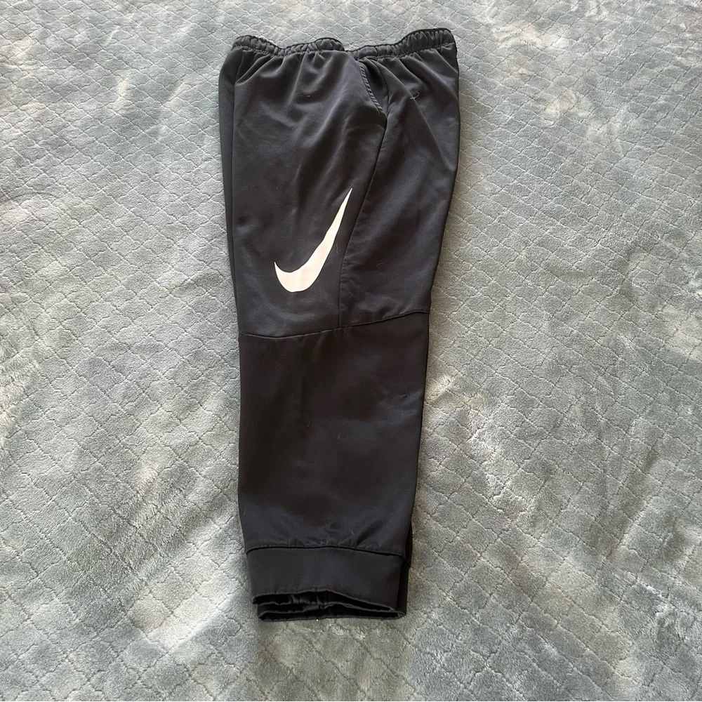 Nike Boys Black Swoosh Logo Athletic‎ Jogger Pants Elastic Waist Size M 10-12